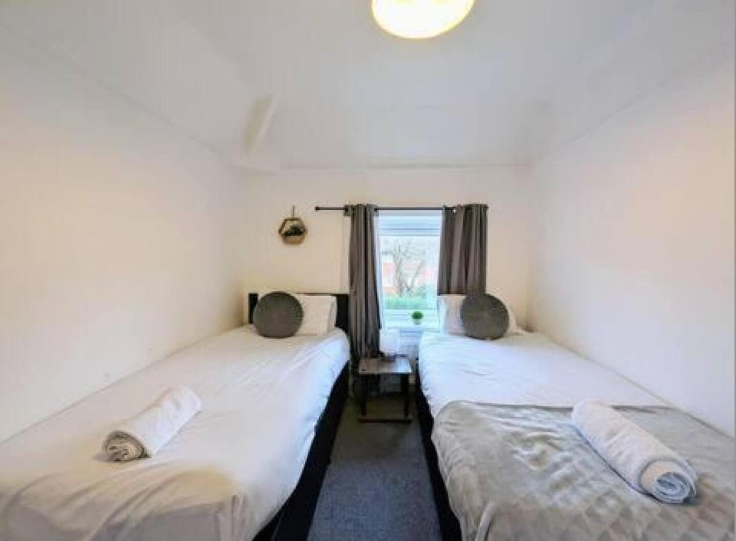 2 Bedroom Home With Driveway Close To Quayside Gateshead Eksteriør billede