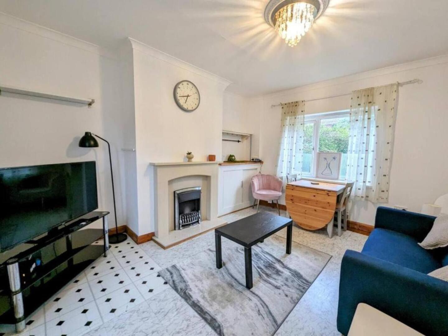 2 Bedroom Home With Driveway Close To Quayside Gateshead Eksteriør billede