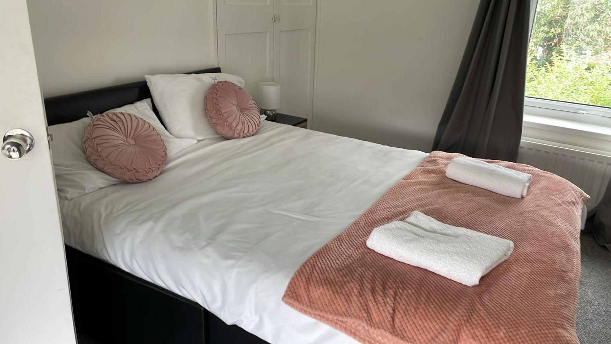 2 Bedroom Home With Driveway Close To Quayside Gateshead Eksteriør billede